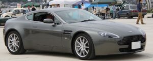 Aston Martin Vantage V8